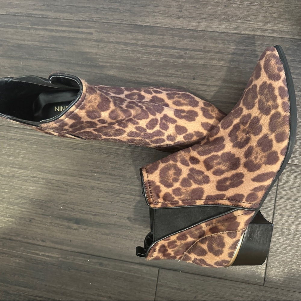 Women leopard color booties. Brand new. Size 10